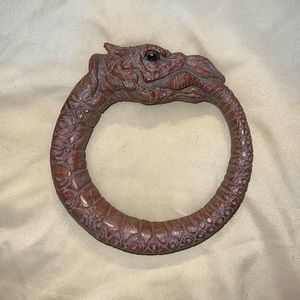 Beautiful Ouroboros.